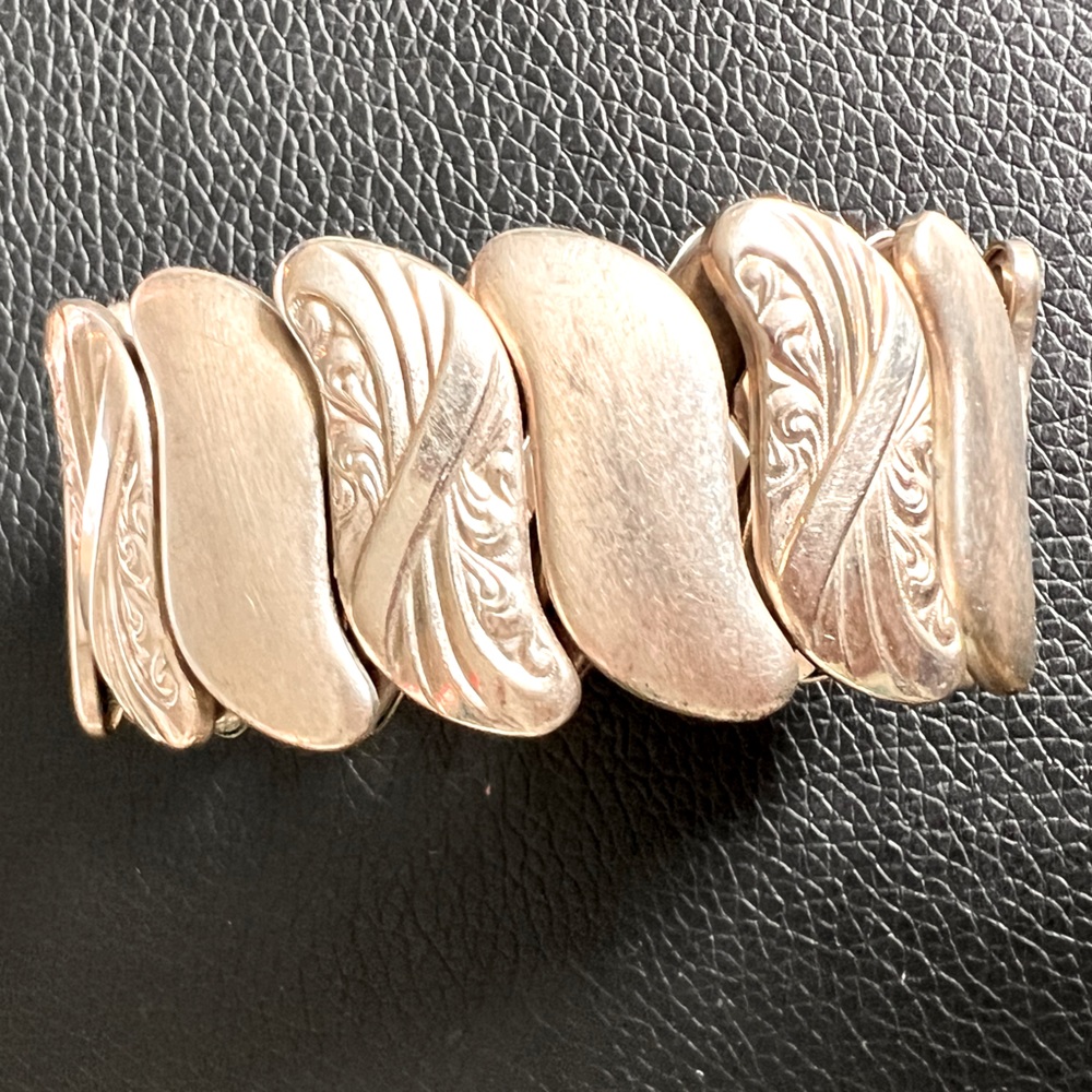 Vintage Expansion Bracelet Silver Tone Embossed Design S Links